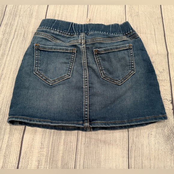 GAP Blue Denim Mini Skirt with Distressed Vintage Look/size S (6-7) - Picture 5 of 6